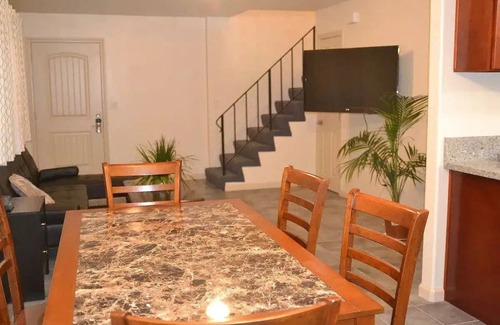 Buena Park House | Knotts Berry Farm/Disney Townhome