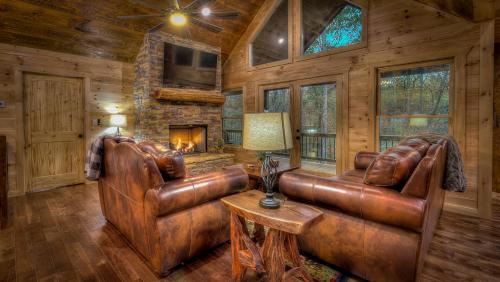 Mineral Bluff House | Knotty Dreams