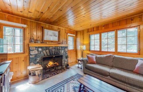 Joseph House | Knotty Pine Cabin