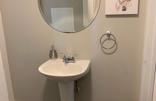 Eunice House | Known as the LSU house this 3 bedroom Cajun cottage is located 1 min from LSUE!