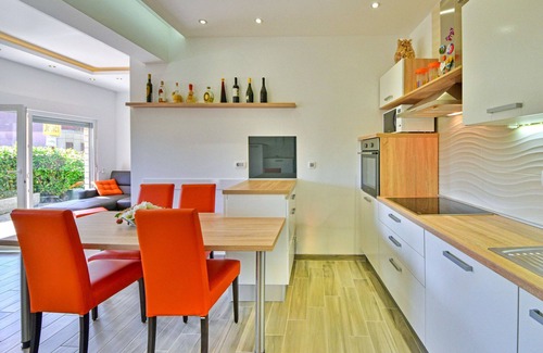 Trinajstici House | Koalas Nest Home & Apartments by Interhome