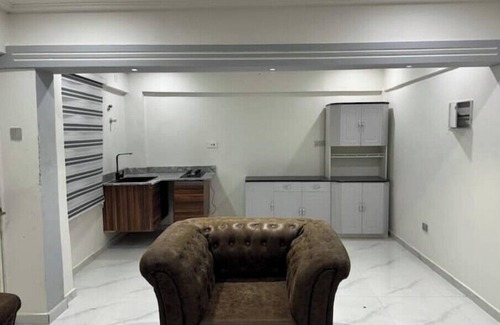 Roman Ridge Condo | Kobbys Brands offers accommodation along the Accra-Team Motorway.