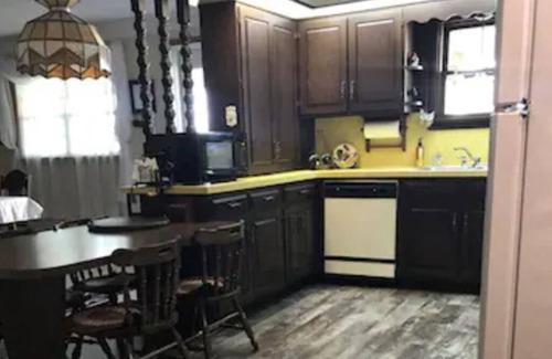 Jasper House | Koelsch Farm Homestead Cottage, Experience Farm Living, Great for Families!