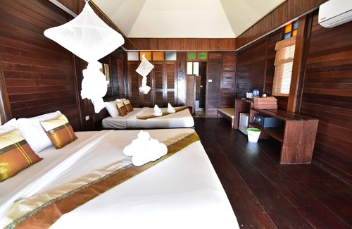 Ko Ngai Hotel | Koh Ngai Thanya Beach Resort