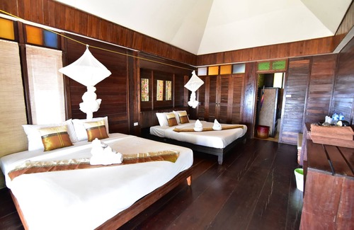 Ko Ngai Hotel | Koh Ngai Thanya Beach Resort