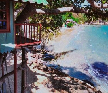 Rayong House | Koh Samed Lung Dam Hutbeach