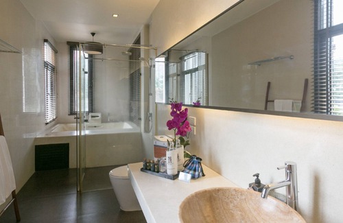 Thong Krut Villa | Koh Samui Deluxe Suite
