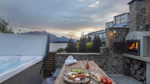 Queenstown Villa | Kohanga Luxury Lakeside Villa by Amazing Accom