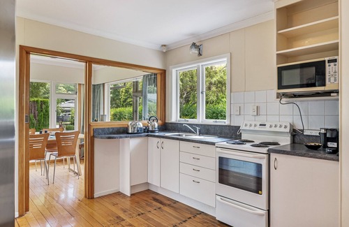 Waikanae House | Kohekohe Garden Cottage - Waikanae Holiday Home