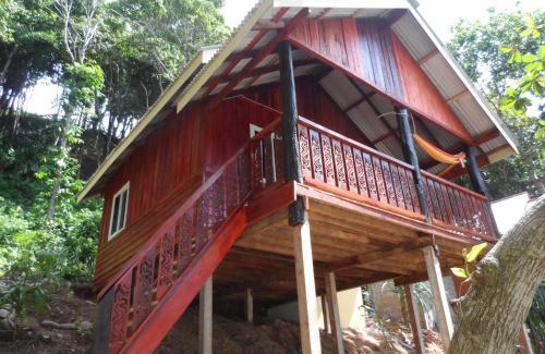 Nuea Khlong House | Kohjum Seafront Resort