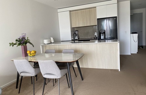 Broadbeach Apartment | KoKo Luxary apartment in Broadbeach
