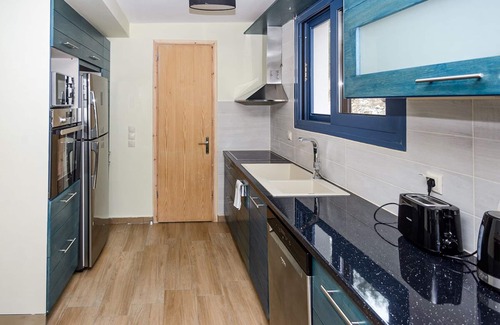 Logarata House | Kokonis House with 3 bedrooms and jacuzzi