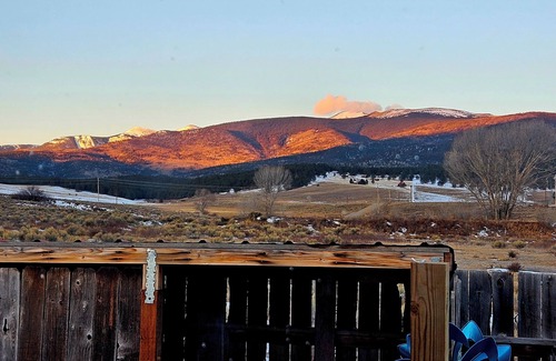 Eagle Nest House | Kokopelli Lodge nestled in the Sangre de Cristo Mtns.Ski/Hike/Fish/Hunt