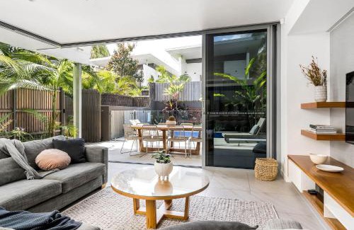 Byron Bay House | Kokos Beach House 2 - Belongil Beach pad with pool