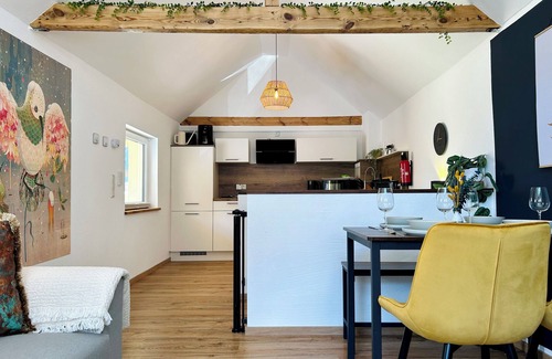 Wehrda Apartment | Kolibri - Design Maisonette with Switch & Streaming