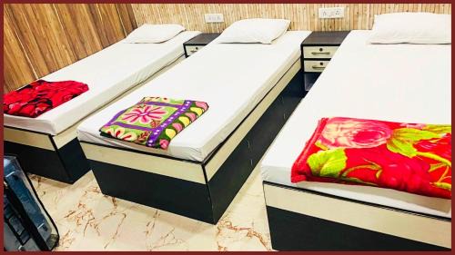 Kolkata Hotel | ! KOLKATA Dev Guest House #Howrah Kolkata Near Railway Station - Free Wifi - Fully Air Conditioned - Good and Spacious Room - Excellent Service Recommended Hotel