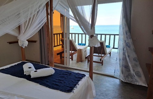 Nosy Komba Cabin | Komba on the Rocks