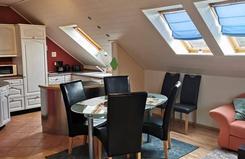 Wankendorf Apartment | Komfort-Ferienwohnung BURCK 97 qm , 3 Schlafzimmer, 2 WC