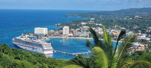 Ocho Rios Villa | Komfort Getaway Villa at Countrymist