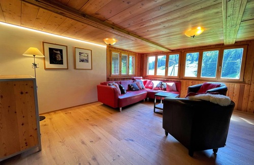 Saas Grund Apartment | Komfort & Natur in den Schweizer Alpen - Dein Bergparadiesnnnnnnnn