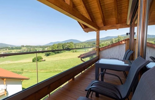 Blachendorf Apartment | Komfortable Ferienwohnung (58 qm) für zwei bis fünf Personen mit Balkon
