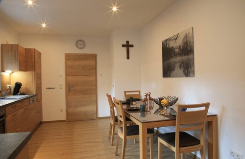 Saal an der Donau Apartment | Komfortable Ferienwohnung mit Drei Schlafzimmern