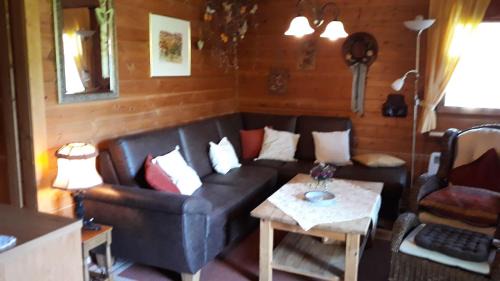 Viechtach House | Komfortables-Ferienblockhaus-Nr-27-56-qm-bis-4-Personen-Viechtach-Jaegerpark
