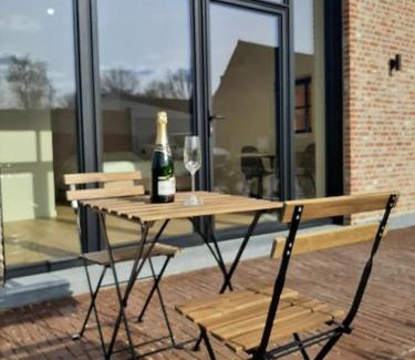 Hoogboeregem Apartment | Komo Hill Stays - guestroom Komo Cosy