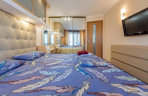 Pechers'kyi District Apartment | -kon15- in Київ