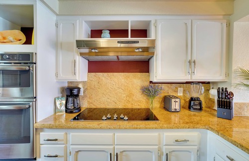 Kahaluu-Keauhou Condo | Kona Coast Resort Condo: Oceanfront Property!