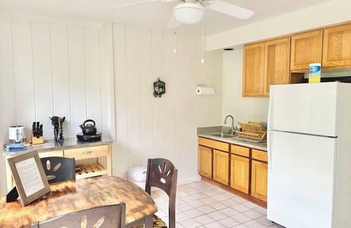 Kahaluu Bay Apartment | Kona coast studio, Aug low rate Walk to Magics & Kahalu'u free HS-WIFI, Parking,