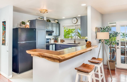 Kailua-Kona House | Kona Ocean View Home - Downtown, Fruit Trees, Sunset views