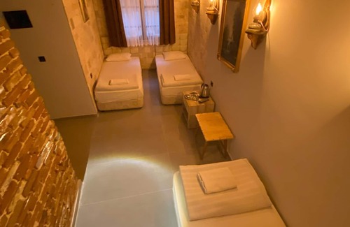 Usak House | Konak Esila Pansiyon