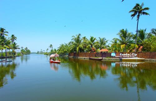 Ezhupunna Resort | Kondai Lip Backwater Heritage Resort