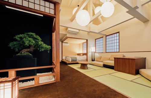 Minato House | KONJAKUSO Osaka TempozanSHOHAKU Pine Tree /Osaka Ōsaka