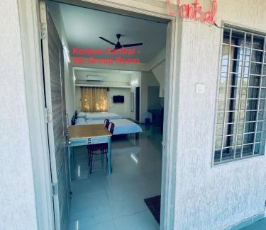 Kankavali Apartment | Konkan Central Kankavali AC Family Room