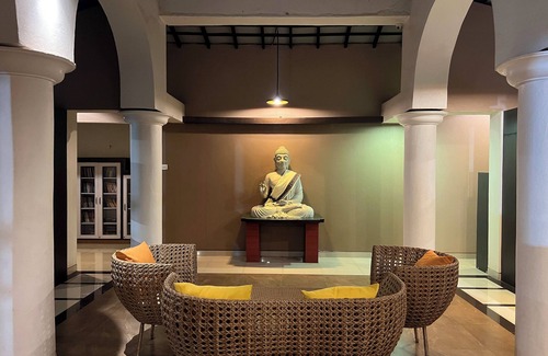Niravade Hotel | Konkan Crown Resort & Club Sawantwadi