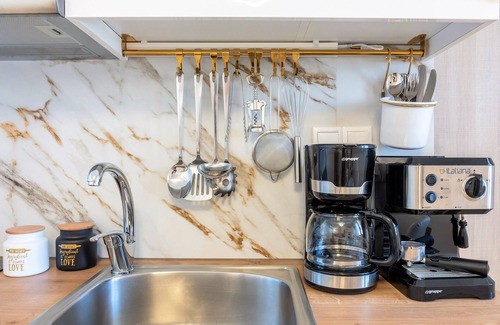 Koutsouras Apartment | Konstantinos luxury suite, with hot tub, 2 min from the beach!