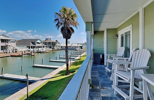 Rockport Condo | Kontiki Beach Resort #221 | Bay Views + Access to Pool!