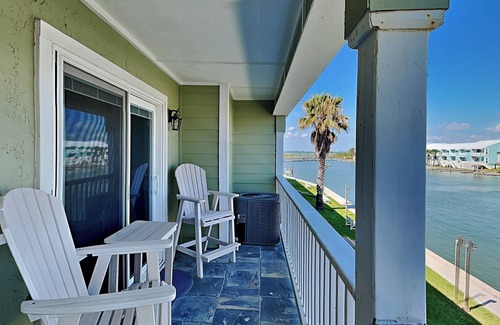 Rockport Condo | Kontiki Beach Resort #221 | Bay Views + Access to Pool!