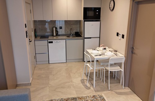 Konyaalti Apartment | KONYAALTI PLAJINA YAKIN,ŞIK VE YENİ 1+1 SUİT
