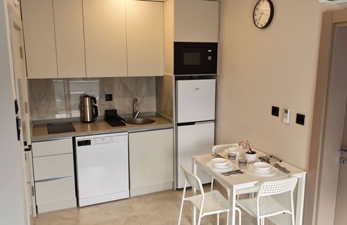 Konyaalti Apartment | KONYAALTI PLAJINA YAKIN,ŞIK VE YENİ 1+1 SUİT