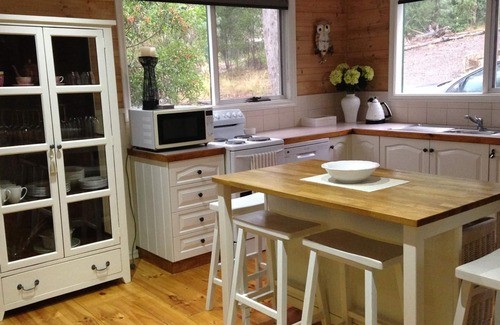 Sawmill Settlement House | Kooka's Cottage - Off Mountain: Family/Small Group Accommodation