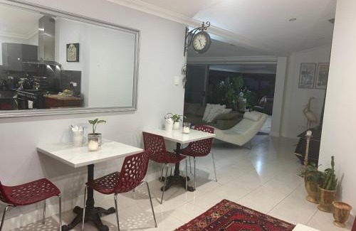 Kallaroo House | Koombana Escape 5 bedroom house