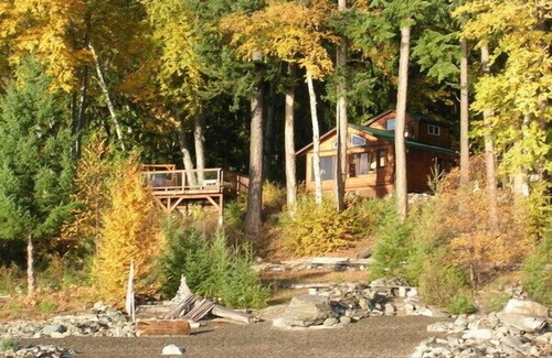 Kaslo Cottage | Kootenai Hideaway Lakefront Cabin