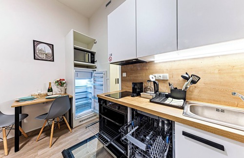 Smichov Apartment | Kora Apartments Andel