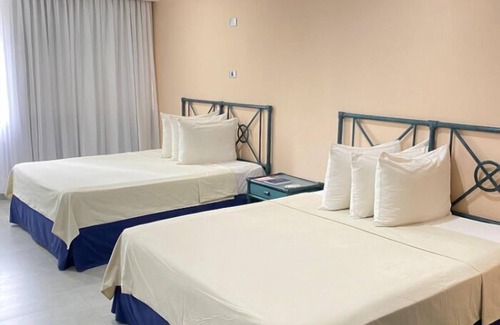 Tucacas Hotel | Koral OHS Hotel & Marina Morrocoy