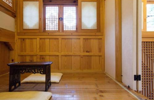 Gahoe-dong House | Korean traditional house built by masters