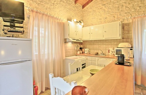 Agni Cottage | Korinas Cottage: Tranquil stone cottage, a breath away from Agni beach