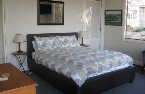 Renwick House | Korohi Vineyard BnB
